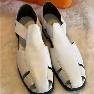 White sandals - Never Worm